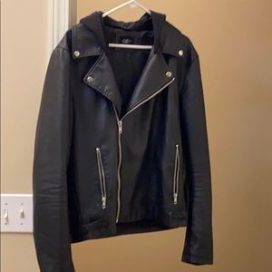 Gently used jacket with hoodie. VERY STYLISH!